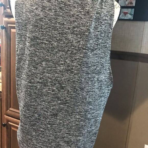 Bundle XL Women's Athletic Tops Two Piece - Picture 12 of 15